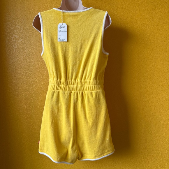 NWT Hammie’s Terry Cloth Romper with white piping in yellow poppy size small - Picture 5 of 9